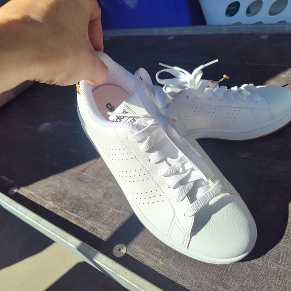 Adidas White Leather Sneakers with Gold Details - Picture 5 of 6